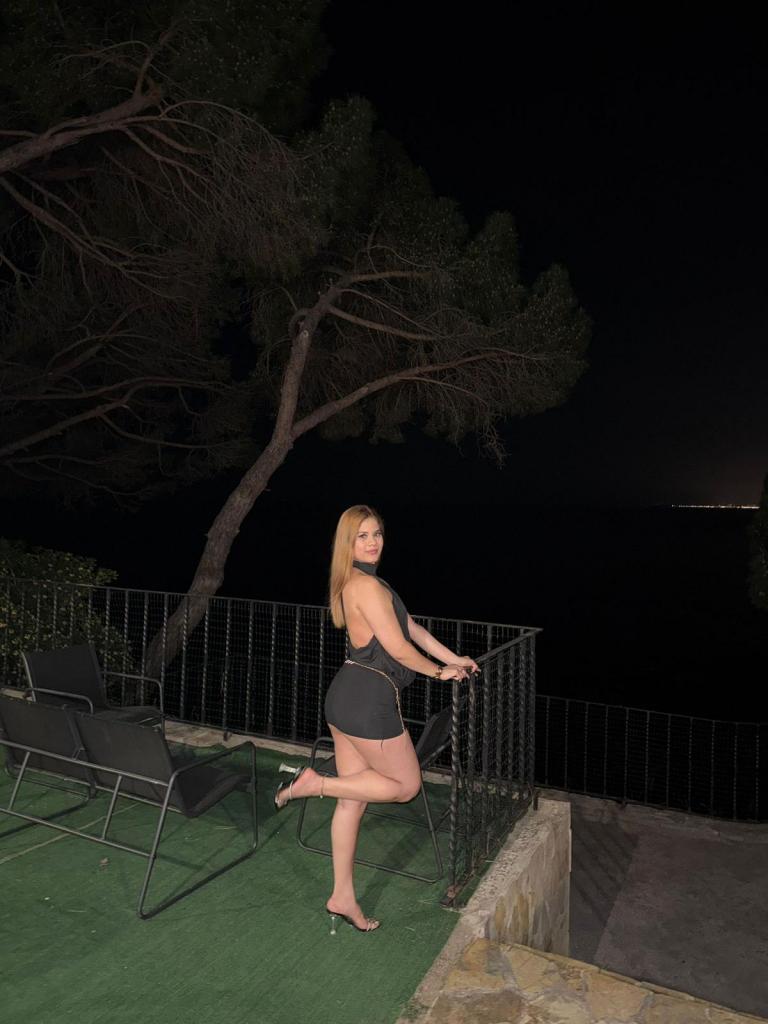 684750995: Chica busca chico en Barcelona