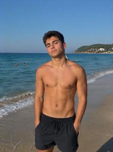 605817178: Chico busca chica en Cádiz