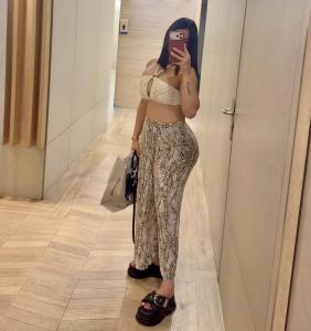 667478355: Chica busca chico en Madrid