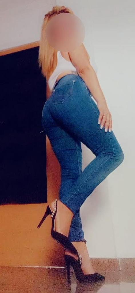Chica busca chico en Huelva: 