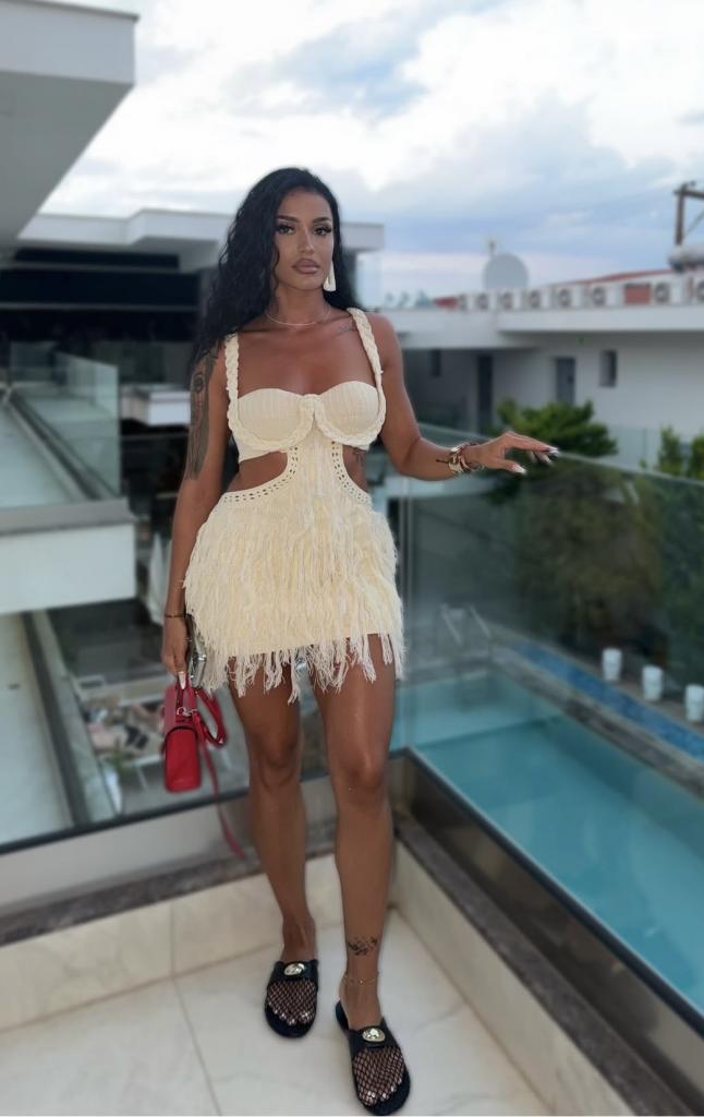 Chica busca chico en Alicante: Chica busca chico
