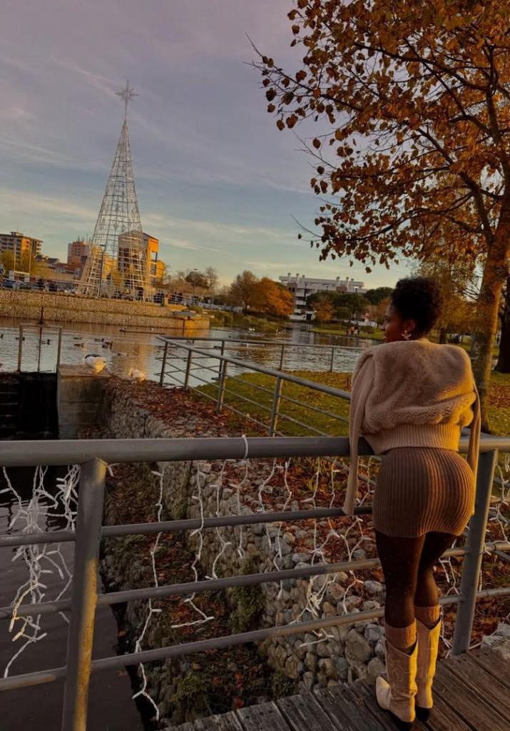 611272145: Chica busca chico en La Coruña