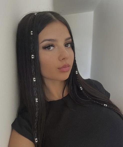 Chica busca chico en Alicante: Chica busca chico