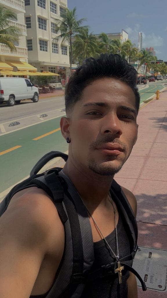 664180594: Chico busca chica en Madrid