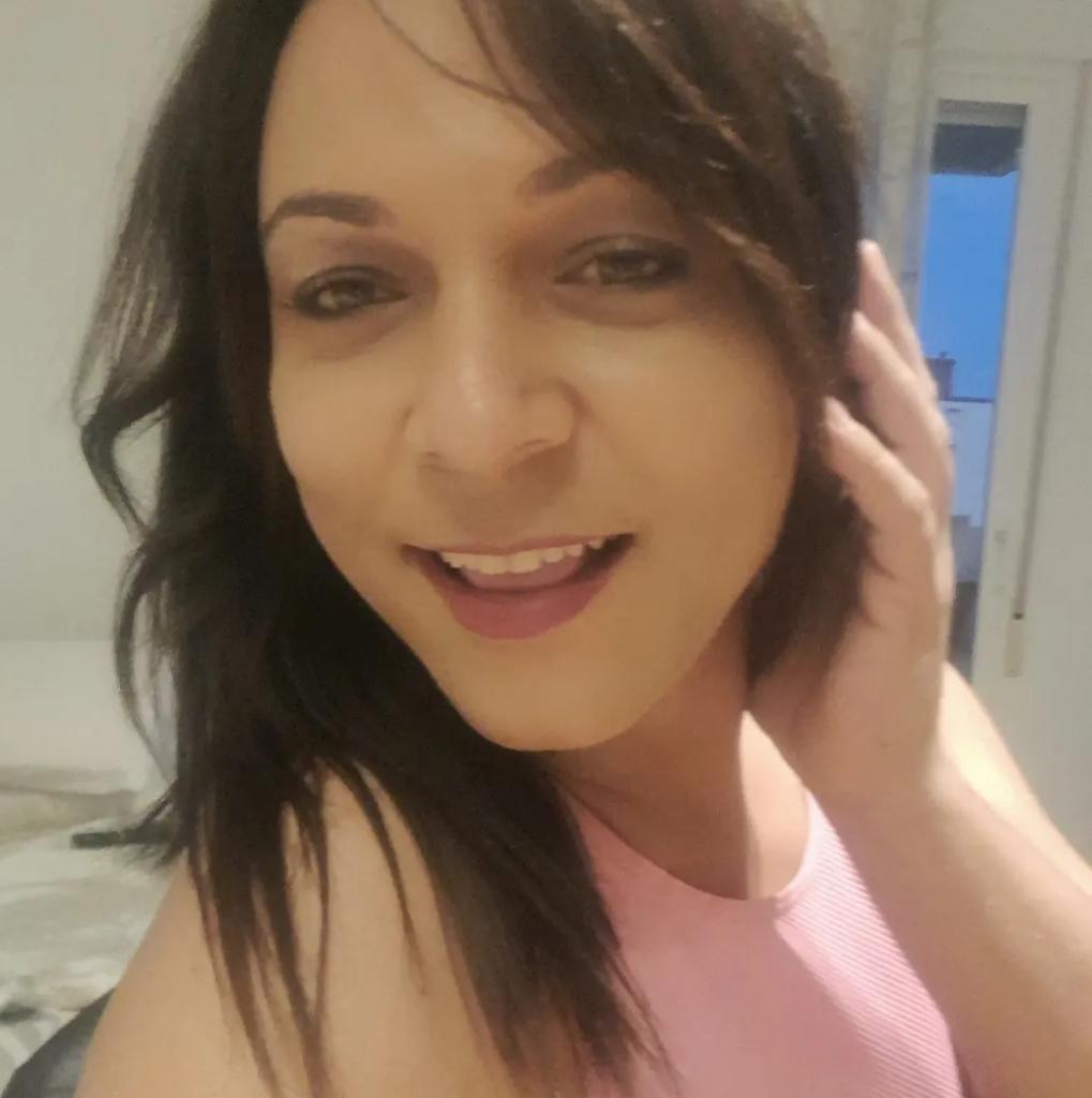 643892155: Transexual en Lugo