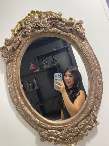 613243271: Chica busca chico en Gerona