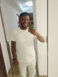 613966067: Chico busca chica en Alicante