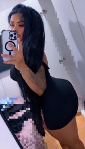 630804889: Chica busca chico en Barcelona