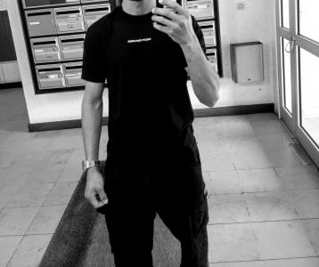 610747229: Chico busca chica en Guipúzcoa