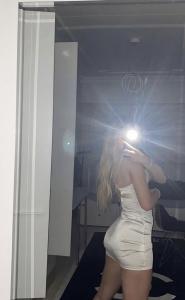 617185854: Chica busca chico en Barcelona