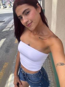 613724643: Chica busca chico en Barcelona