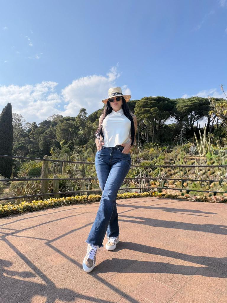 611253298: Chica busca chico en Gerona