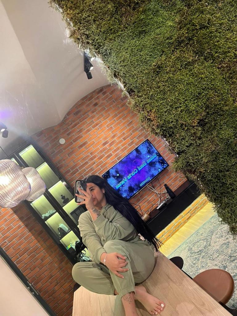 742004484: Chica busca chico en Gerona