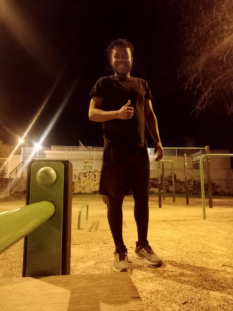 613966067: Chico busca chica en Alicante