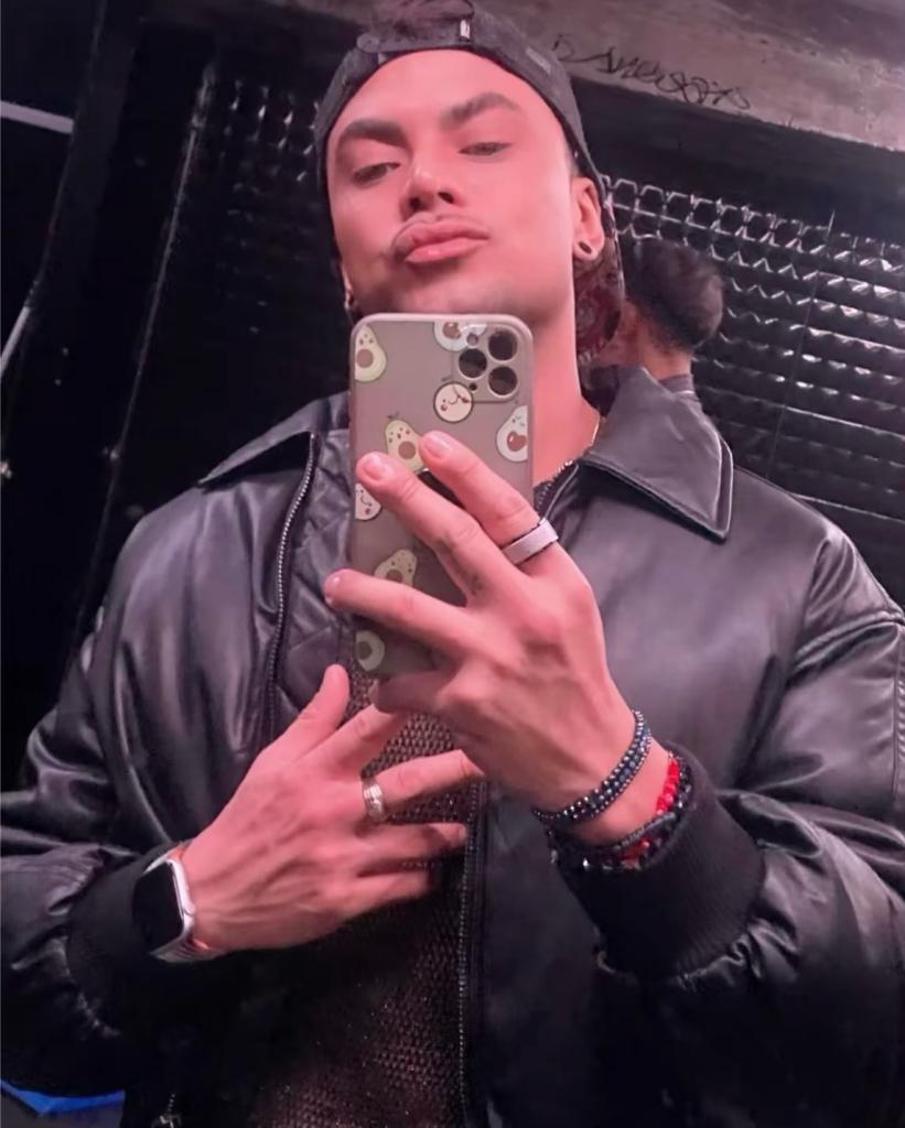 604217104: Chico busca chica en Madrid