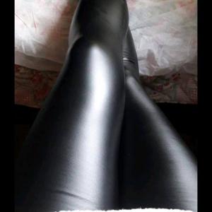 642695317: Chica busca chico en Asturias