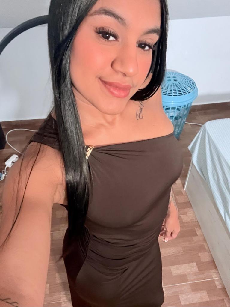 613561886: Chica busca chico en Málaga