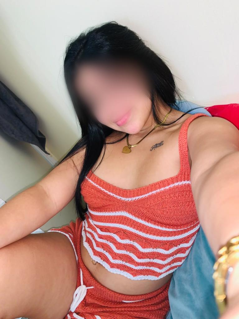 617941305: Chica busca chico en Málaga