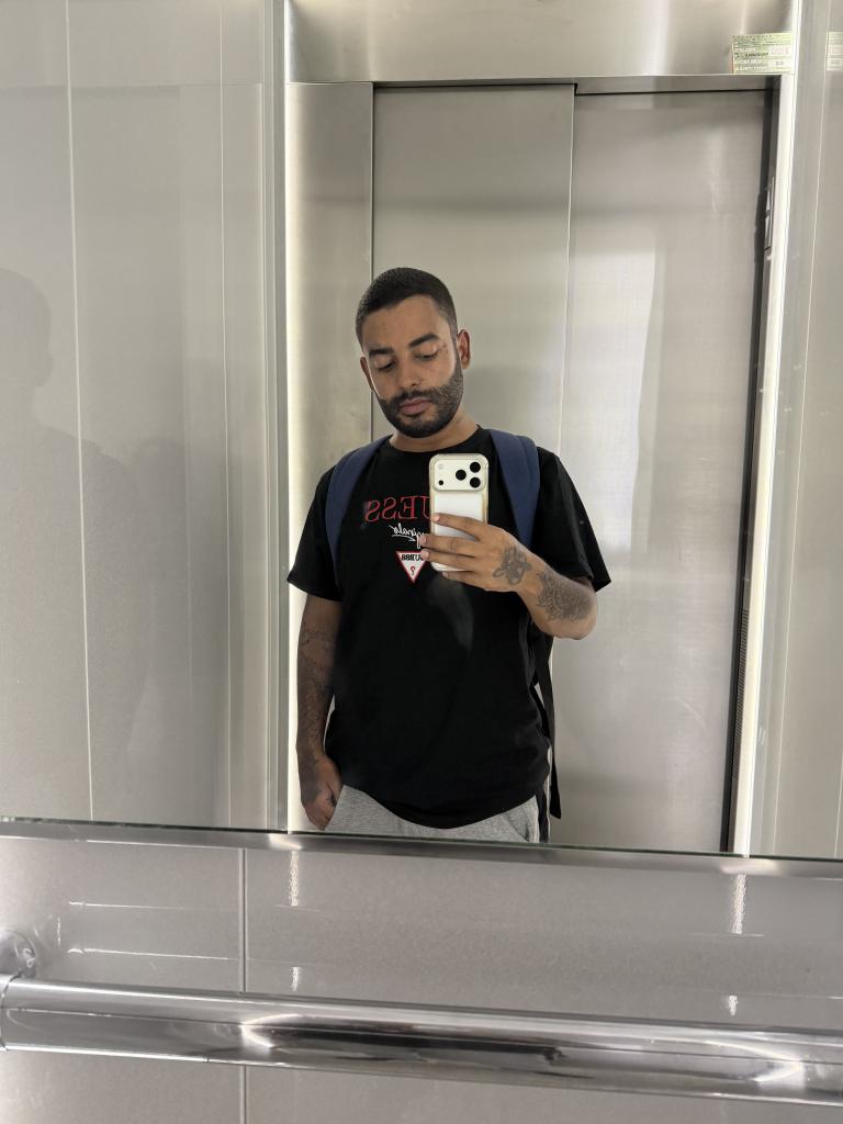 653499250: Chico busca chica en Valencia