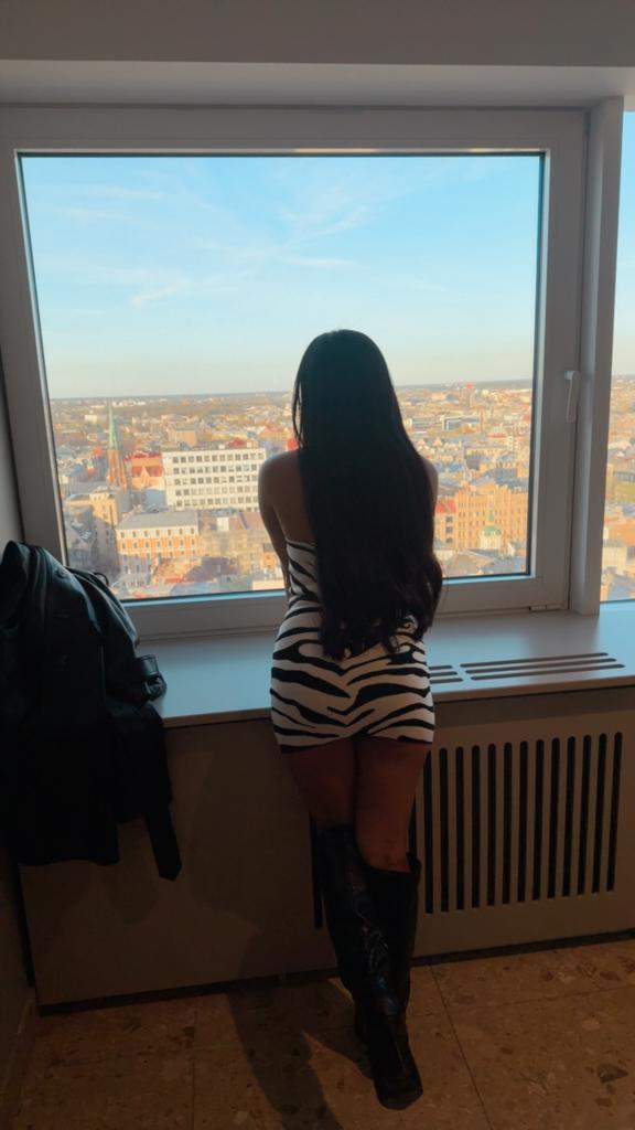 610322400: Chica busca chico en Ibiza