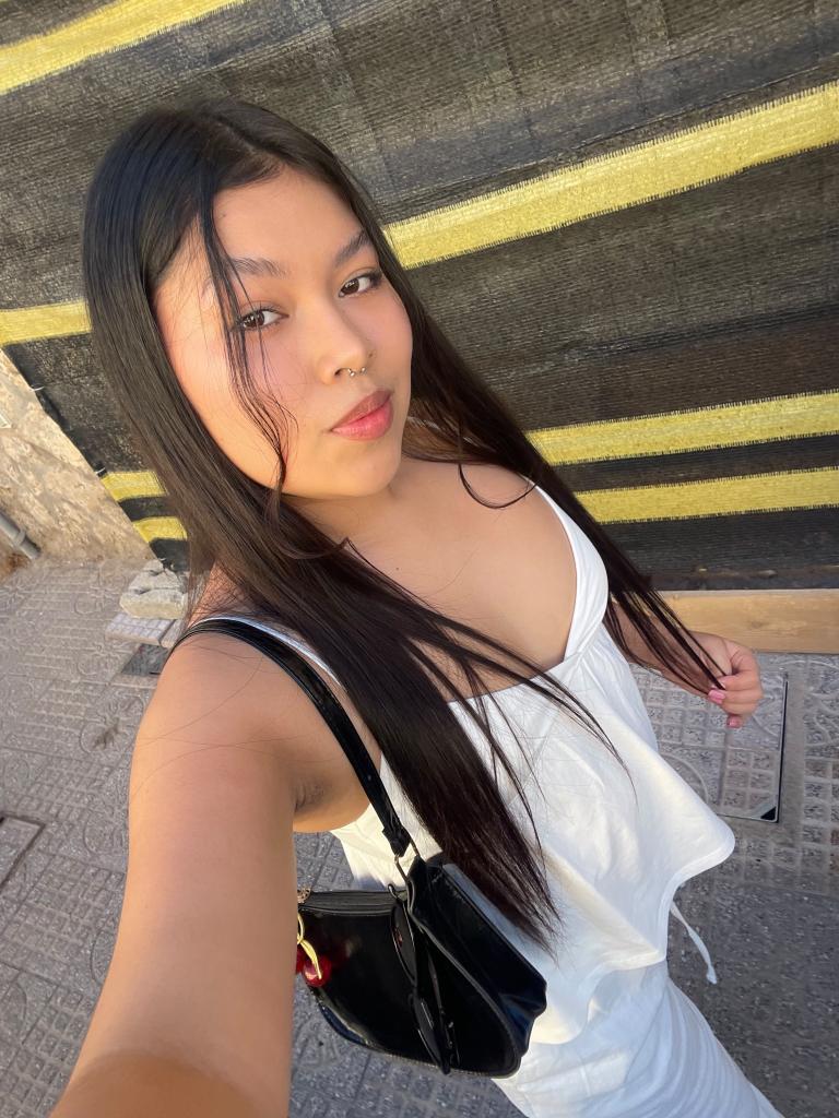 631155448: Chica busca chico en Lérida