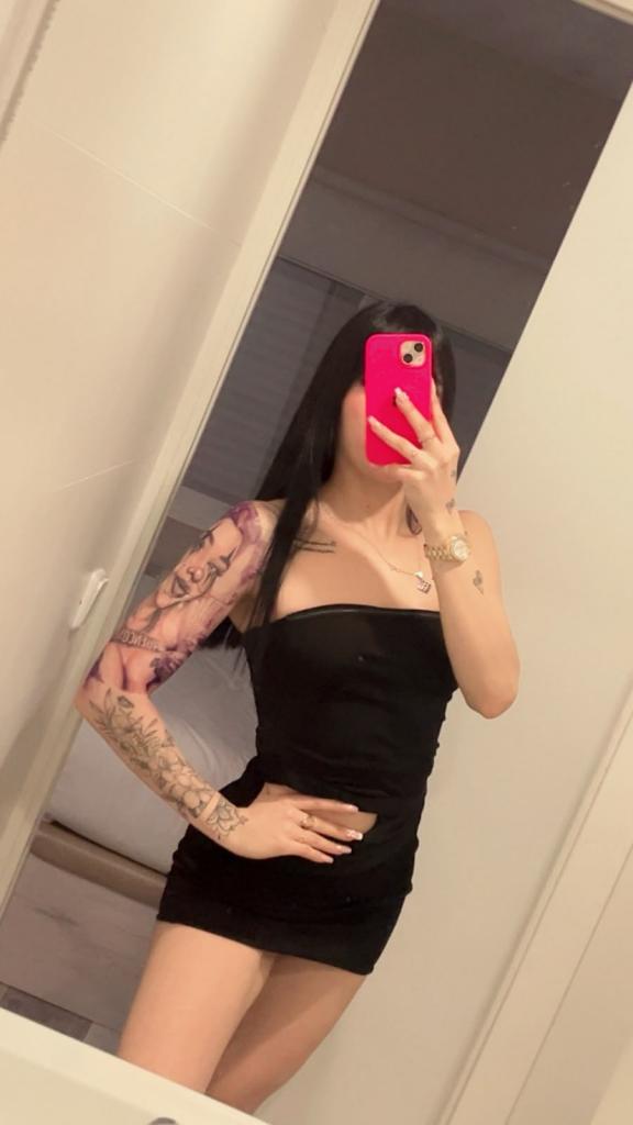 614896717: Chica busca chico en Málaga
