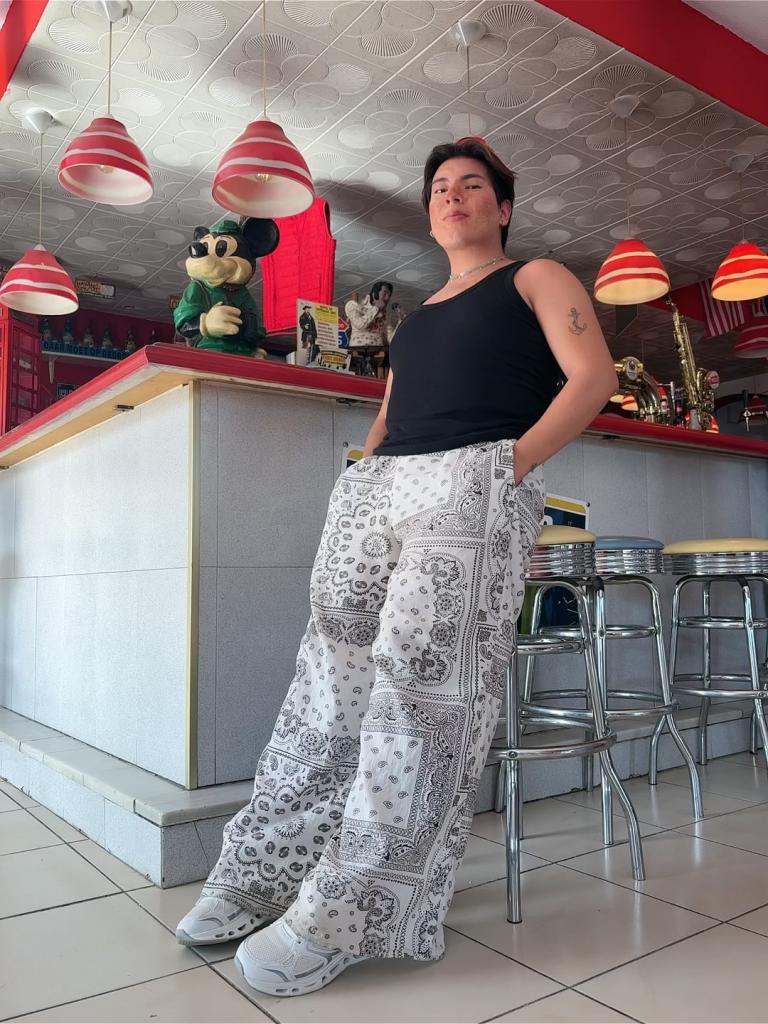 Chico busca chica en Almería: 