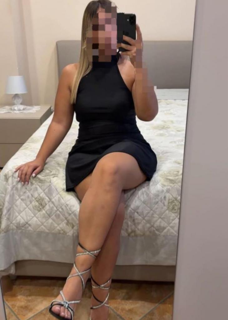 661352977: Chica busca chico en Málaga