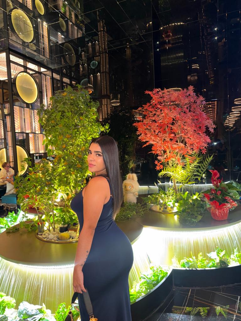 661787785: Chica busca chico en Madrid