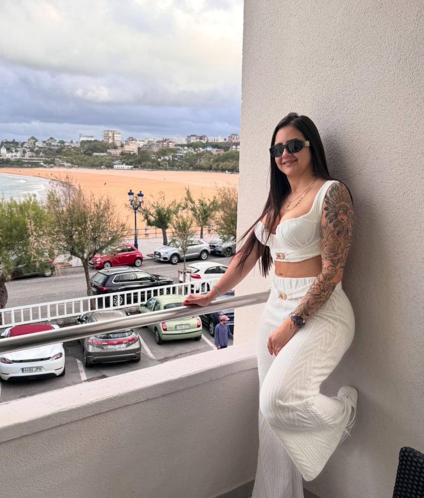 604174847: Chica busca chico en Cantabria