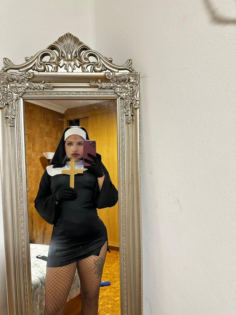 697729277: Chica busca chico en Almería