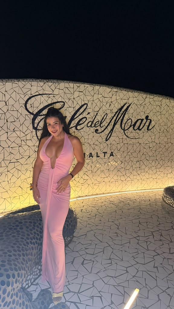 Chica busca chico en Ibiza: 