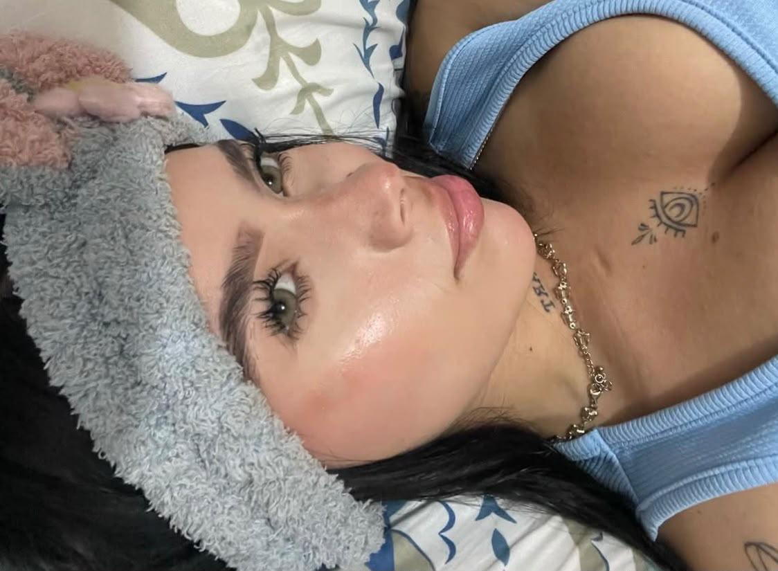 607556118: Chica busca chico en Ibiza