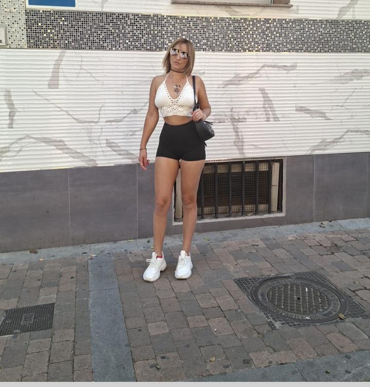 698503881: Chica busca chico en Madrid