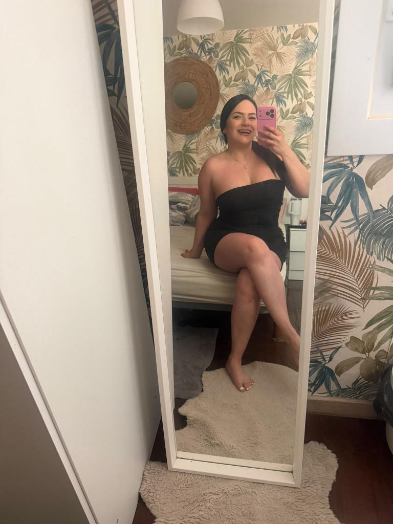 643890957: Chica busca chico en La Coruña