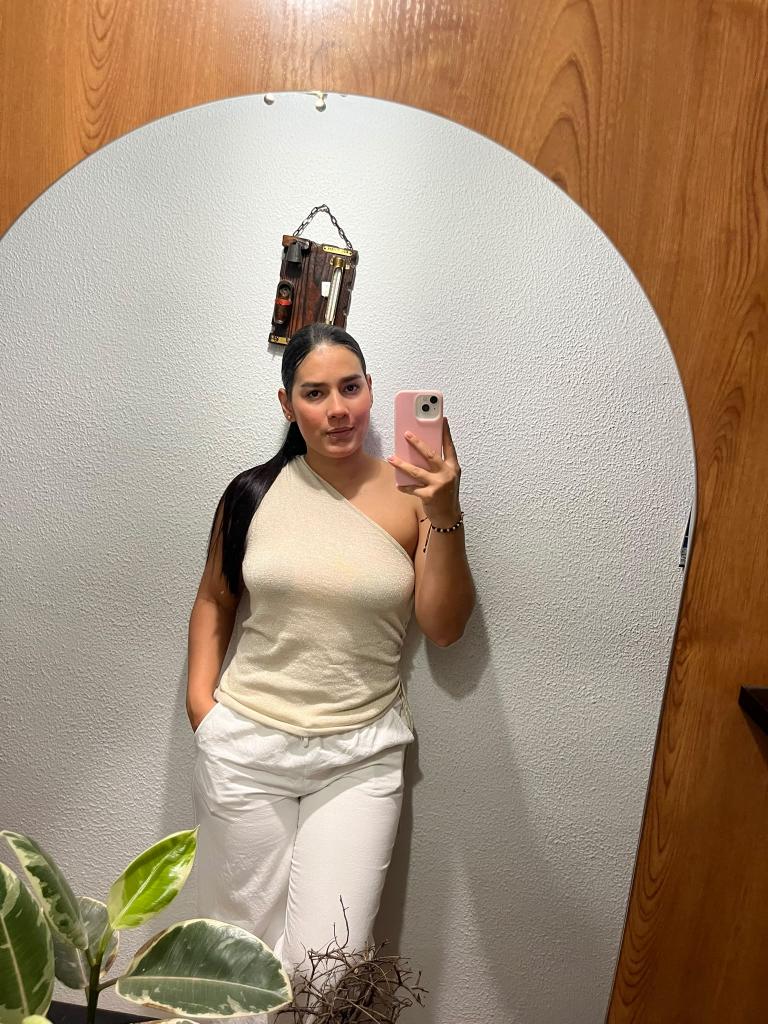 677870529: Chica busca chico en Cádiz