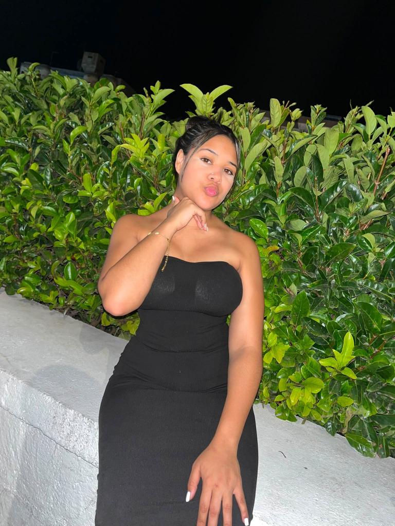 672931699: Chica busca chico en Pontevedra