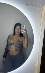 697359645: Chica busca chico en Barcelona