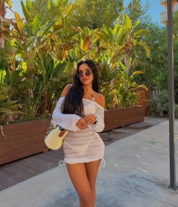 617060541: Chica busca chico en Barcelona