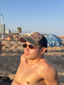 692543750: Chico busca chica en Barcelona