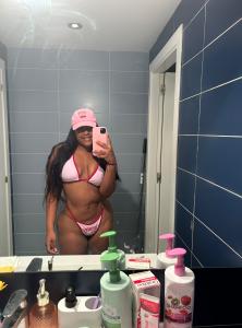 612288942: Chica busca chico en Barcelona