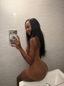 685713185: Chica busca chico en Málaga