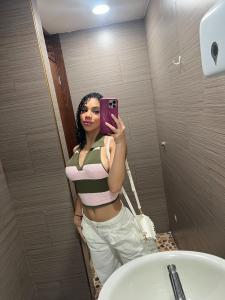 637556179: Chica busca chico en Madrid
