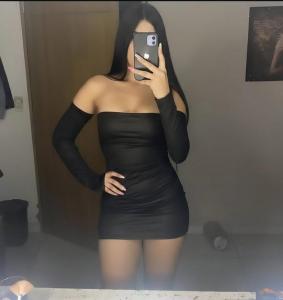 643367487: Chica busca chico en Barcelona