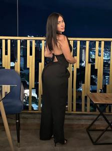 607556118: Chica busca chico en Ibiza
