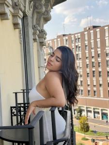 661787785: Chica busca chico en Madrid