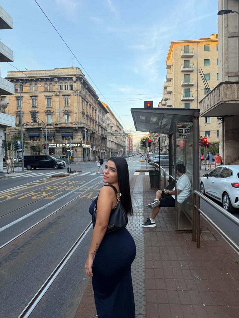 661787785: Chica busca chico en Madrid
