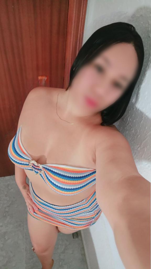 670731693: Chica busca chico en Sevilla