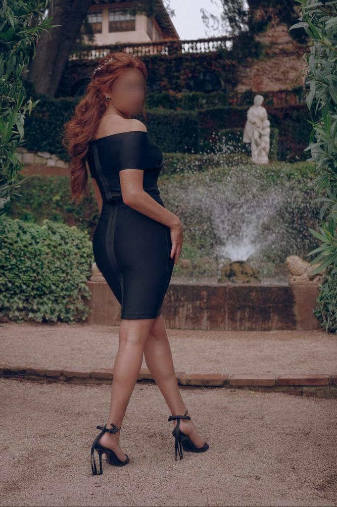 677815378: Chica busca chico en Barcelona