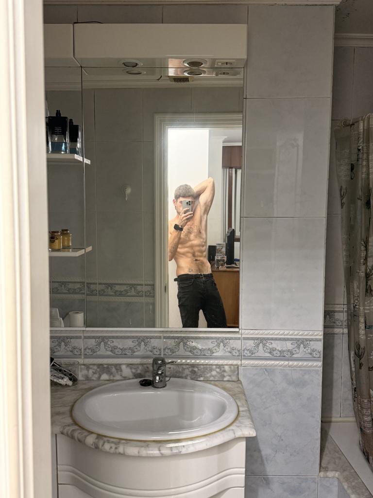 622020887: Chico busca chica en La Coruña